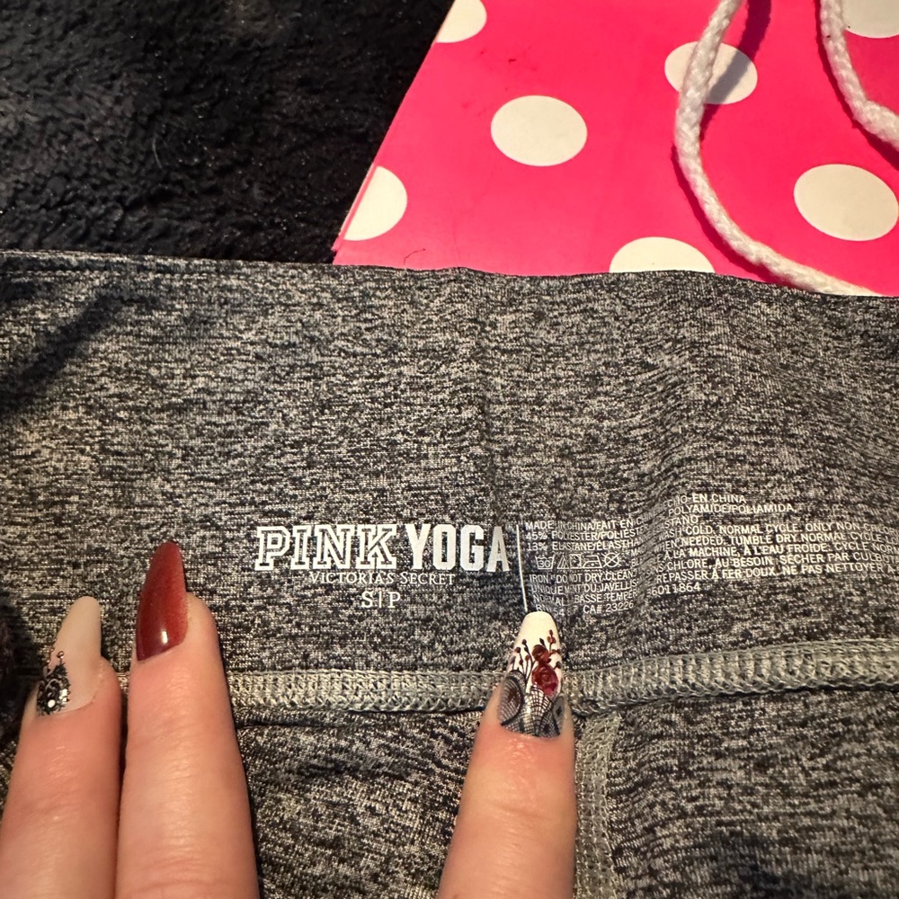 PINK Victoria's Secret Gray Leggings! NWOT! - Picture 2 of 5